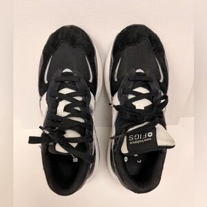 New Balance Black and White Athletic Shoes